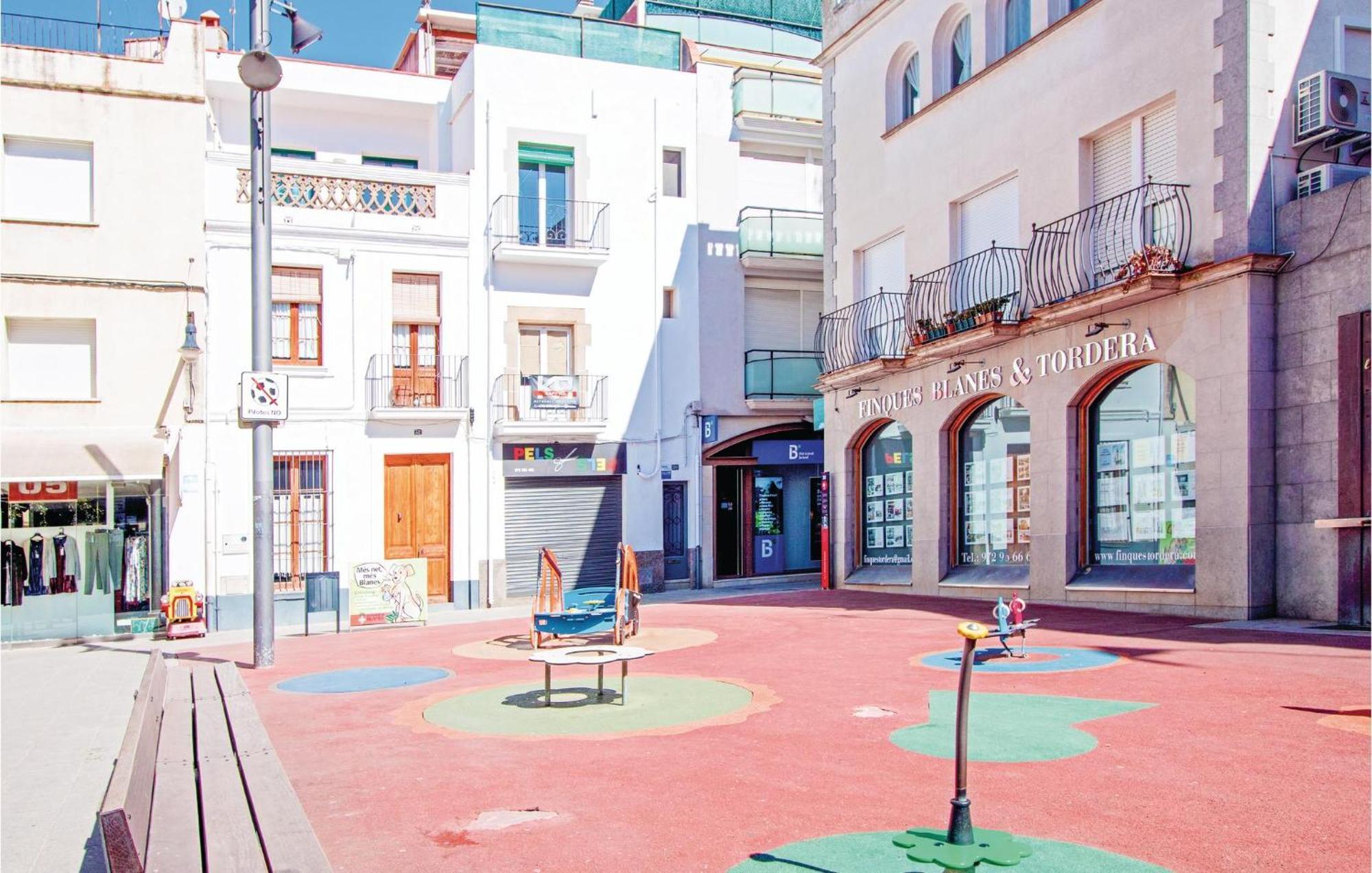 2 Bedroom Cozy Apartment In Blanes Exteriér fotografie